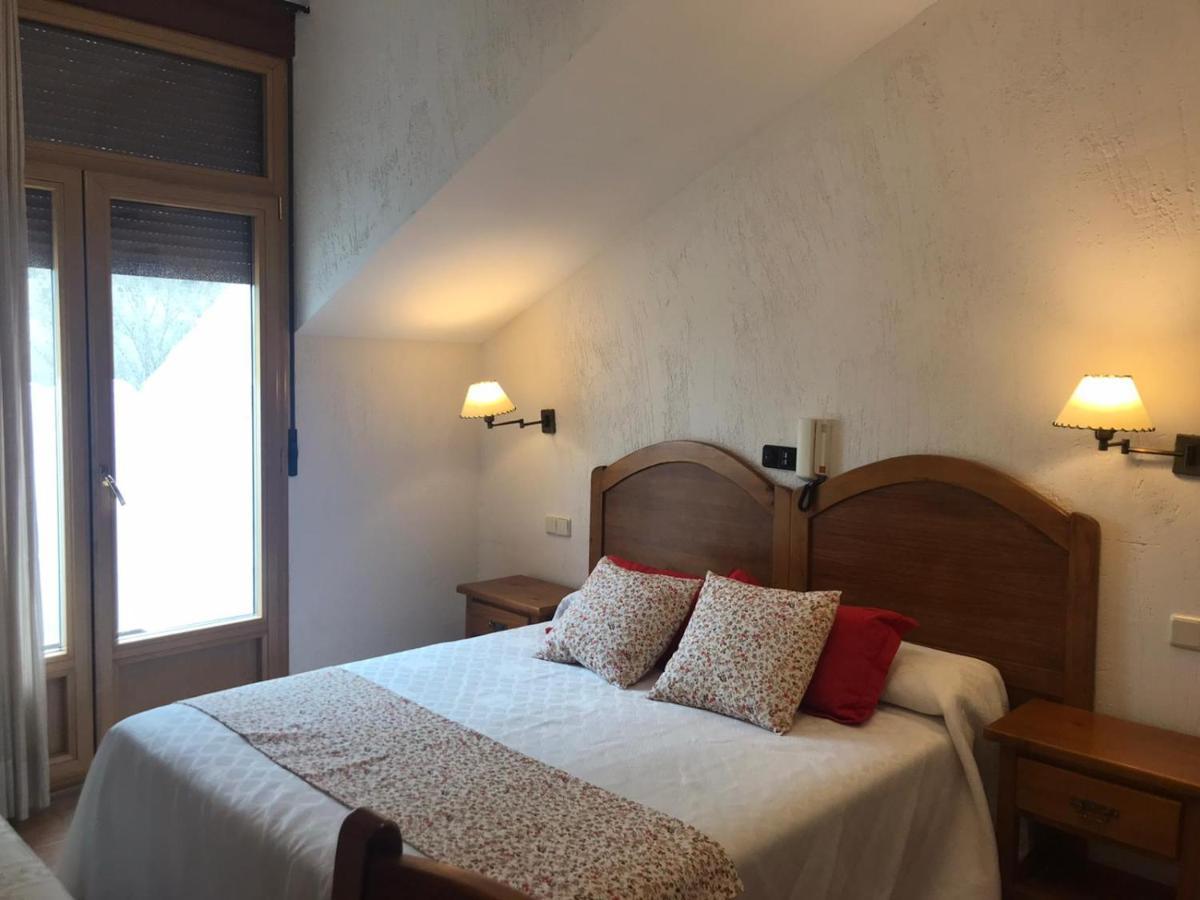 hostal Decerca Prádena Camera foto