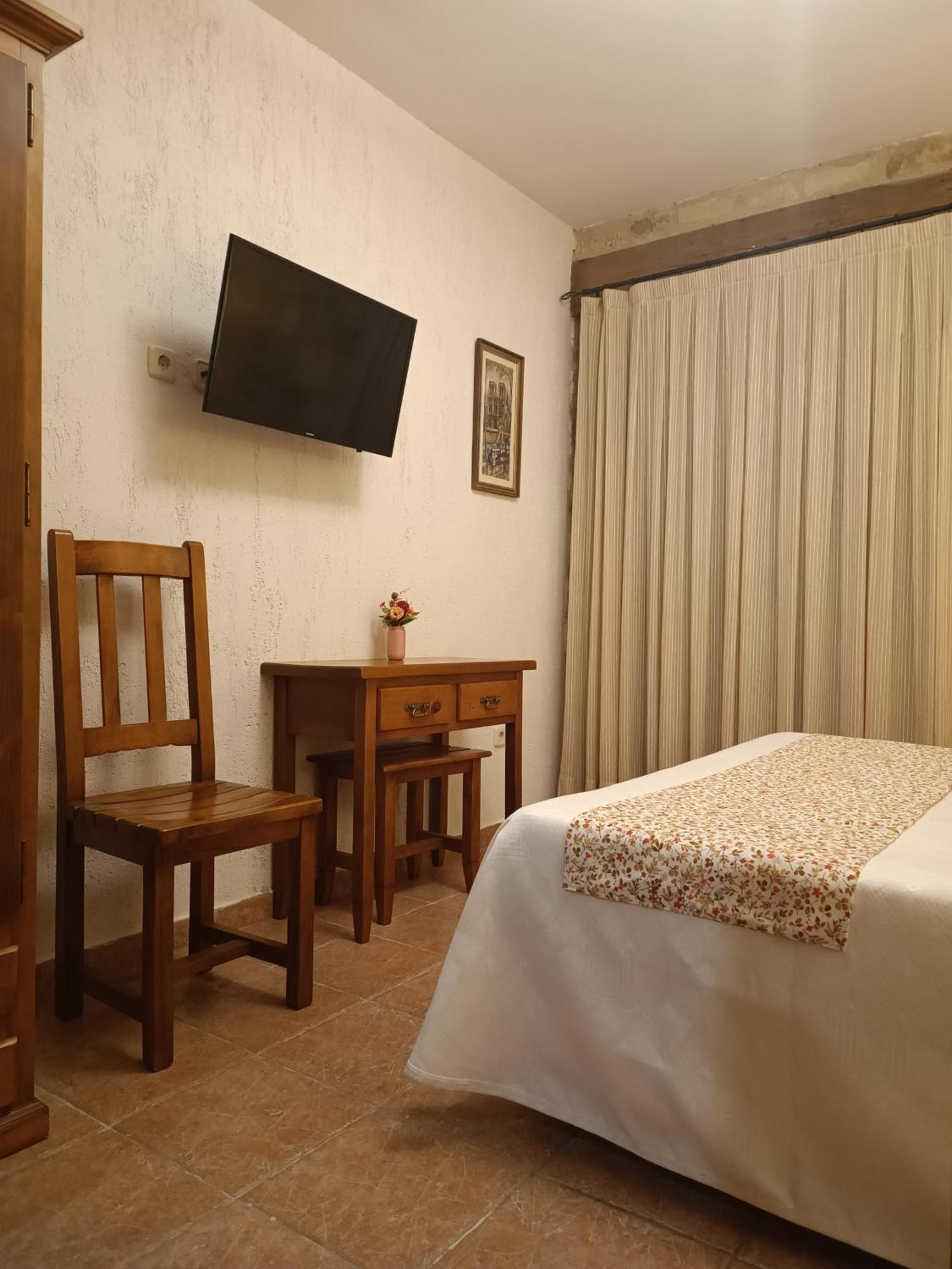 hostal Decerca Prádena Camera foto