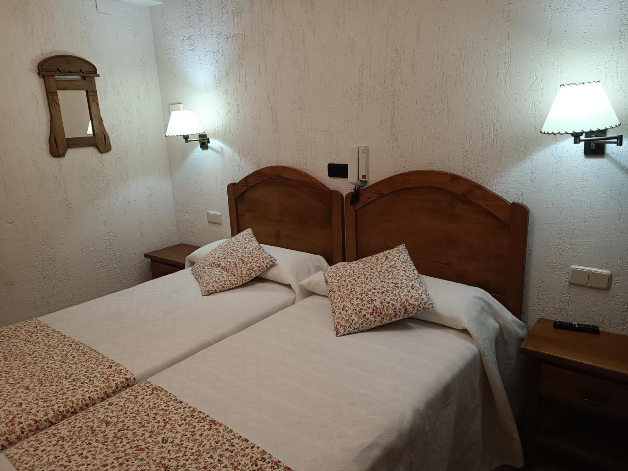 hostal Decerca Prádena Camera foto